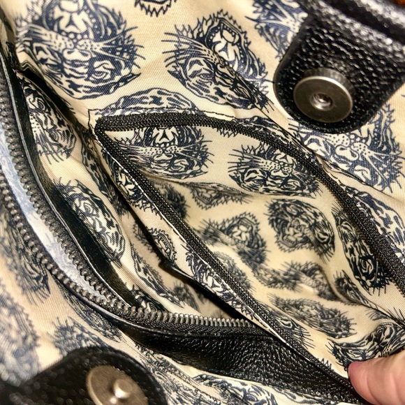 Ed Hardy Black and Pink Shoulder Bag - Picture 9 of 12